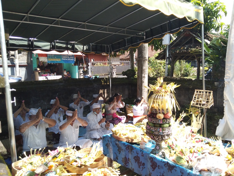 Piodalan Ring Kantor Desa Pulukan